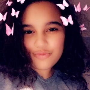 Meet your Posher, Arielle